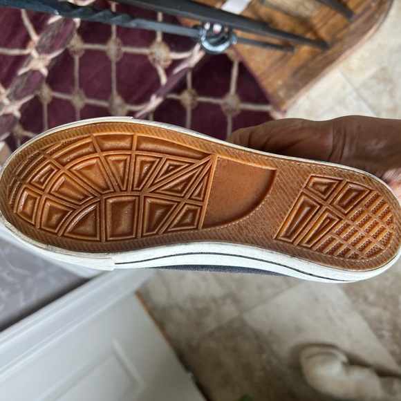 Sneakers ladies lace up gray. Very clean excellent condition. - Picture 6 of 8